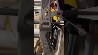 Настройка лука Hoyt Stratos и проверка вылета стрелы, через бумажный тест 🏹🎯 #shorts