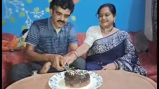 anniversary cake cutting