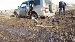 Вот так мы любим рыбалку! Нива всех спасла!
