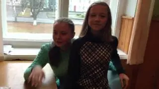 Сажусь на колени к одноклассникам .Часть 1