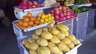 FRUIT STAND STA ROSA, NUEVA ECIJA PHILIPPINES.