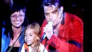 Robbie Williams - She's The One (Live); Zagreb 2013