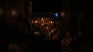 Обрадовалась когда услышала голос Лютика ☺️ 