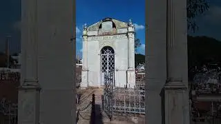 Série Desvendando Jazigos - Mausoléu