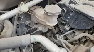 Detailed view of tandem master cylinder