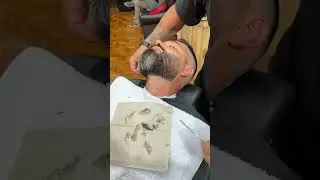 Fazendo a barba do cliente. #barbershop #eptsyzrdgt #barba