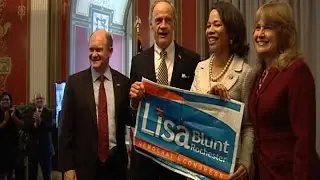 Lisa Blunt Rochester becomes Delaware's first female & first African American Congressperson