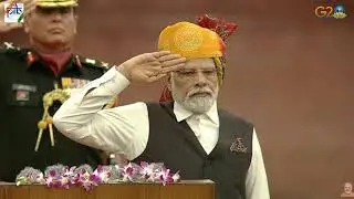 PM Narendra Modi hoists the National Flag at RedFort 