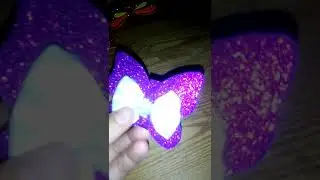 Бантик из фоамирана и атласной ленты в формате бабочки.