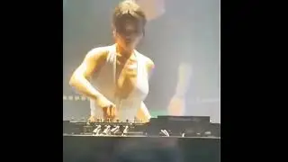 No Bra Challenge: Sexy DJ With Bouncing Boobs - Big Boobs Jumping DJ Teneshar