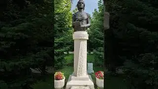 Mihai Eminescu - statuia din Târgu Jiu, județul Gorj, România