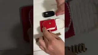 Вязаный органайзер для ключей и водительских прав. Knitted organiser for keys, driver’s license