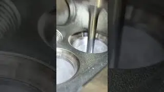 Клапан прыгает Отскок клапана от седла
