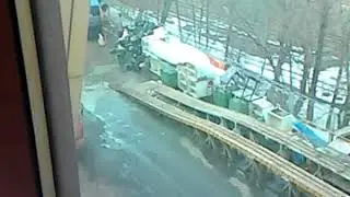 Идем через эвакуационный выход с фудкорта 3-го этажа на 2-й. ТЦ 