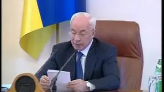 Азаров снова заговорил на своем языке