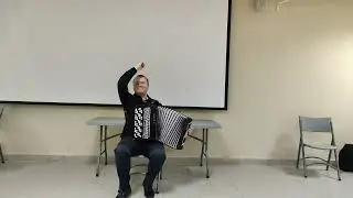 Детские песенки для самых юных слушателей: "От улыбки" "Пусть бегут неуклюже" и "Чунга-Чанга"