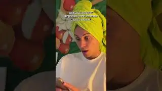 Мама выбирает мою фотку 🤣 