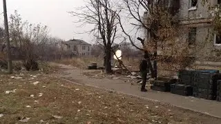 Рашисты из подразделения «моторолы» стреляют из за жилого дома