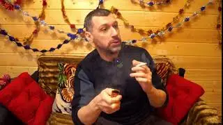 Когда в комнату зашла бабокалика в титане