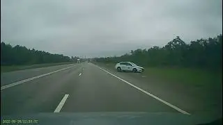 Экипаж ГИБДД чуть не сбил пьяного перебегавшего трассу М4