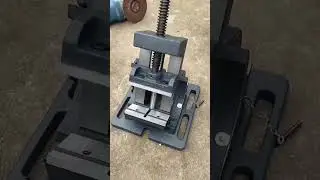 Bench vise