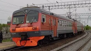 Вернулся! Электропоезд ЭД9М-1010/1022 следует резервом и приветливая бригада на О.П Пл.Ленина