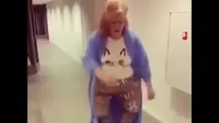 БАБУШКА ТАНЦУЕТ! ХАРДБАСС