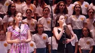 Coro Manuel Alonso 23-24 con Marta Hernández Vieira e Iria Mª del Pino Ávila.  Can't Catch me now.