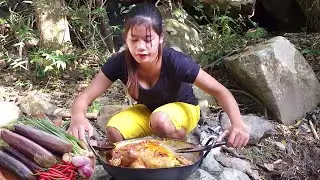 Curry Chicken using wild recipe cooking and yummy near river for lunch 