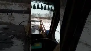 начал возить сено на ЮМЗ 6