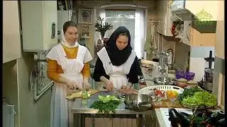 На кухне в монастыре, готовим рождественскую щуку.