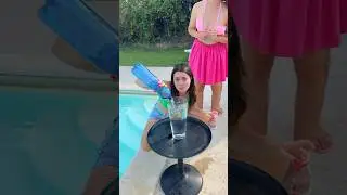 Dani and Robbi have a new challenge: Whoever drops the water loses with all our friends! 