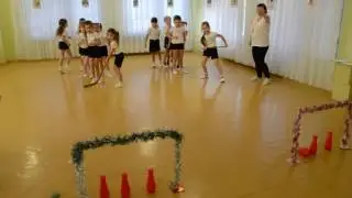 Веселые соревнования в детском саду Попади в ворота шайбой Олимпийская неделя