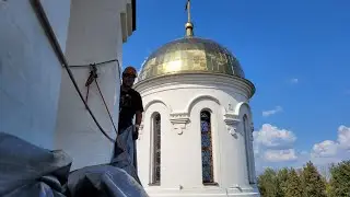 Белое на белом