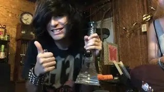 Fun hii nite (First time usin a full size glass b*ng, and also LITERALLY SUFFOCATING ON COLD AIR)