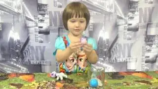 Homemade incubator #2.Observe the process of hatching Smeshariki from the egg. Play with the toys