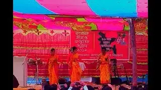 মাথা নষ্ট করা নাচ স্কুলের মেয়েদের।