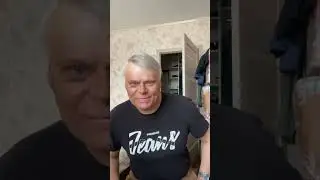 Петрович хвастается сокровищами!