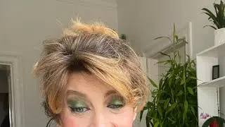 Зелёные тени и зелёная фаза, рекомендую и вообще живу👍