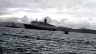 QE2 Departs the Clyde