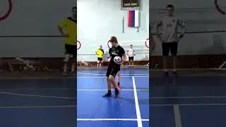 УДАР МЕЖДУ НОГ