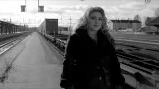 Sarah Dawn Finer - Does She Know You (Official)