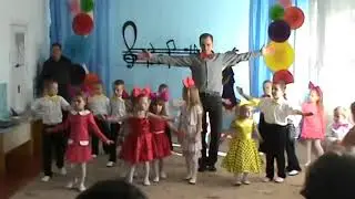 танец  в детском саду .  .,,Робот Бронислав ,,