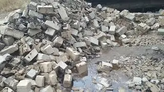 Васька грязь и кирпичи.
