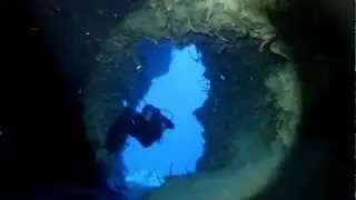 Diving in Devil's Throat - Punta Sur - Cozumel Island, Mexico