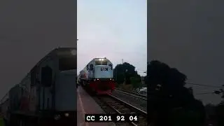 KA Lokal Commuter Line Walahar Daop 1 Jakarta #keretaapi #fyp #shorts