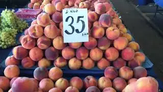Pazarda ve markette şeftali