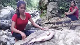 Wow Giant Fish! Catching and Cooking Big Fish Soup for jungle lunch @RinaAdventureAllTime