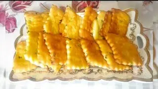 ХОЧЕТСЯ ПОХРУСТЕТЬ?! КРЕКЕРЫ С ЗЕЛЕНЫМ ЛУКОМ/ РЕЦЕПТ СНЕКА, ПЕРЕКУСА