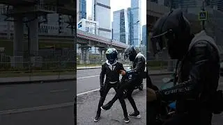 мото девочки снова за кем то повторяют! 